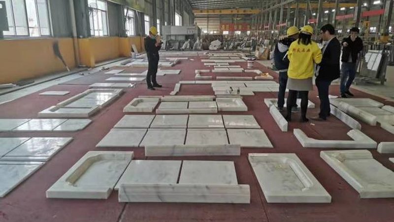 岩板台面与瓷砖：一场材质与价格的较量